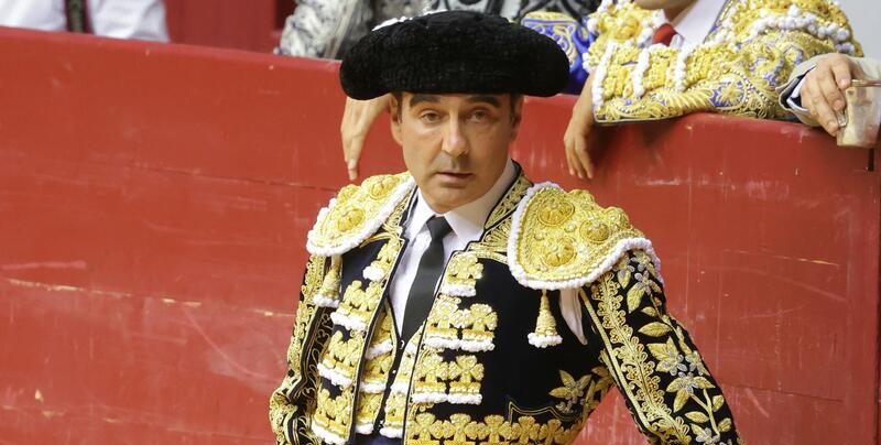 Enrique Ponce reaparece sin Ana Soria tras el alucinante inicio de la gira de Luis Miguel