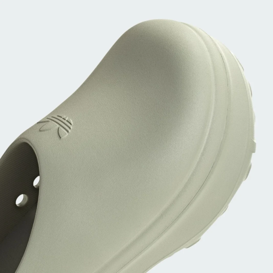 La unión hace la fuerza y en este caso se alían Adidas y Crocs para hacer las sandalias más cómodas del mercado