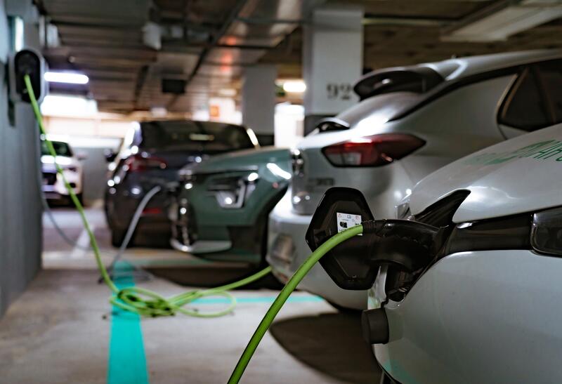 Arval revela que el 67% de los conductores nunca ha probado un coche eléctrico