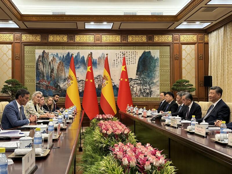 Sánchez y Xi Jinping discuten sobre encontrar soluciones equitativas en el choque comercial con la UE