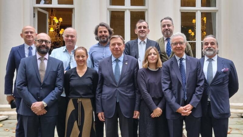 Planas apuesta por intensificar la cooperación con Reino Unido, vital para los alimentos de España