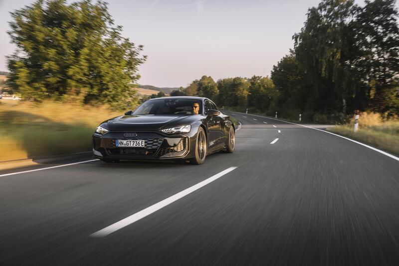 Audi debuta con su primer vehículo RS completamente eléctrico y una potencia de hasta 925 CV