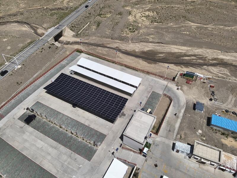 Aiko Solar escala nuevas cimas con su tecnología en la plataforma de recarga solar más alta del mundo
