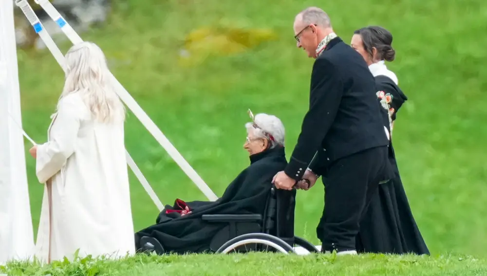 Escándalo real en Noruega: la boda de Marta Luisa y el chamán desata la ira del pueblo 2 Merca2.es Boda Marta Luisa