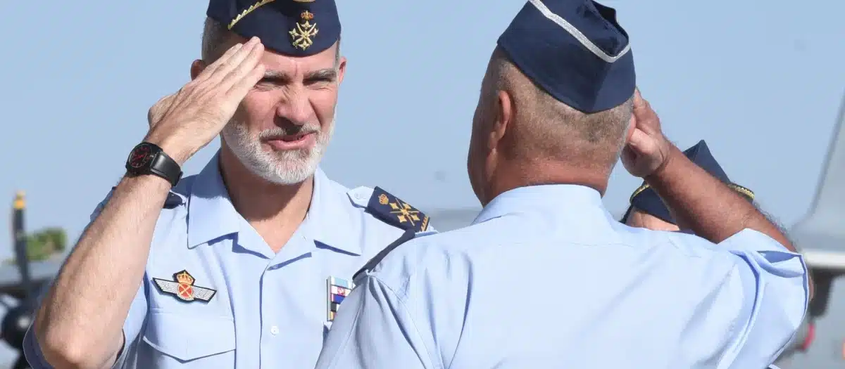 Felipe VI presume de su gusto por los relojes: de los 4.000 euros al básico de 150 euros agotadísimo 2 Merca2.es Felipe VI