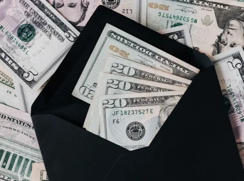 BlackRock, GIP, MGX y Microsoft lanzan un fondo de 26.936 millones para invertir en infraestructuras de IA BlackRock, GIP, MGX y Microsoft lanzan un fondo de 26.936 millones para invertir en infraestructuras de IA