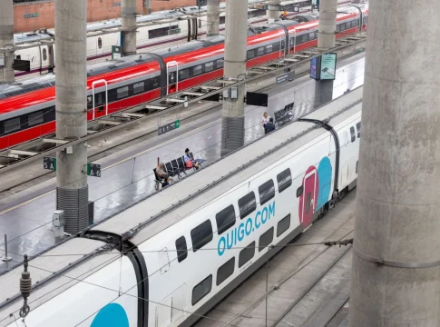 La llegada de Ouigo a Sevilla obligará a Renfe a bajar los precios del AVE en esa ruta