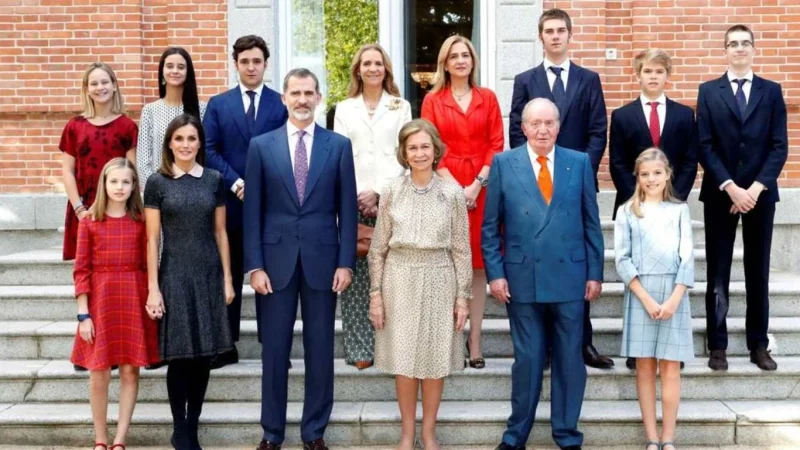 Revisa si tu apellido está en esta lista: podrías tener sangre de la corona española 1 Merca2.es Los apellidos más importantes con descendencia real