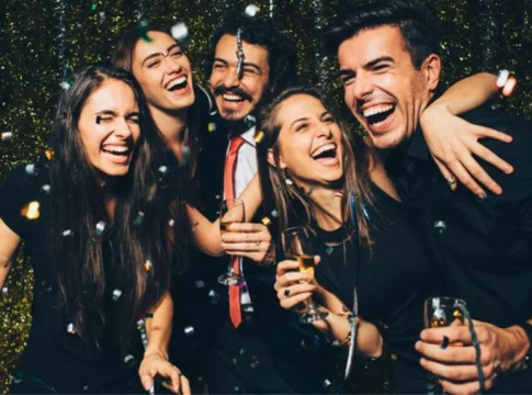 Fiesta-en-Madrid El tardeo más divertido de Madrid: disfruta con amigas por 12 euros