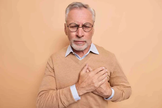 ¿Infarto o ansiedad? Reconoce los síntomas que pueden salvar tu vida 1 Merca2.es Síntomas comunes del infarto