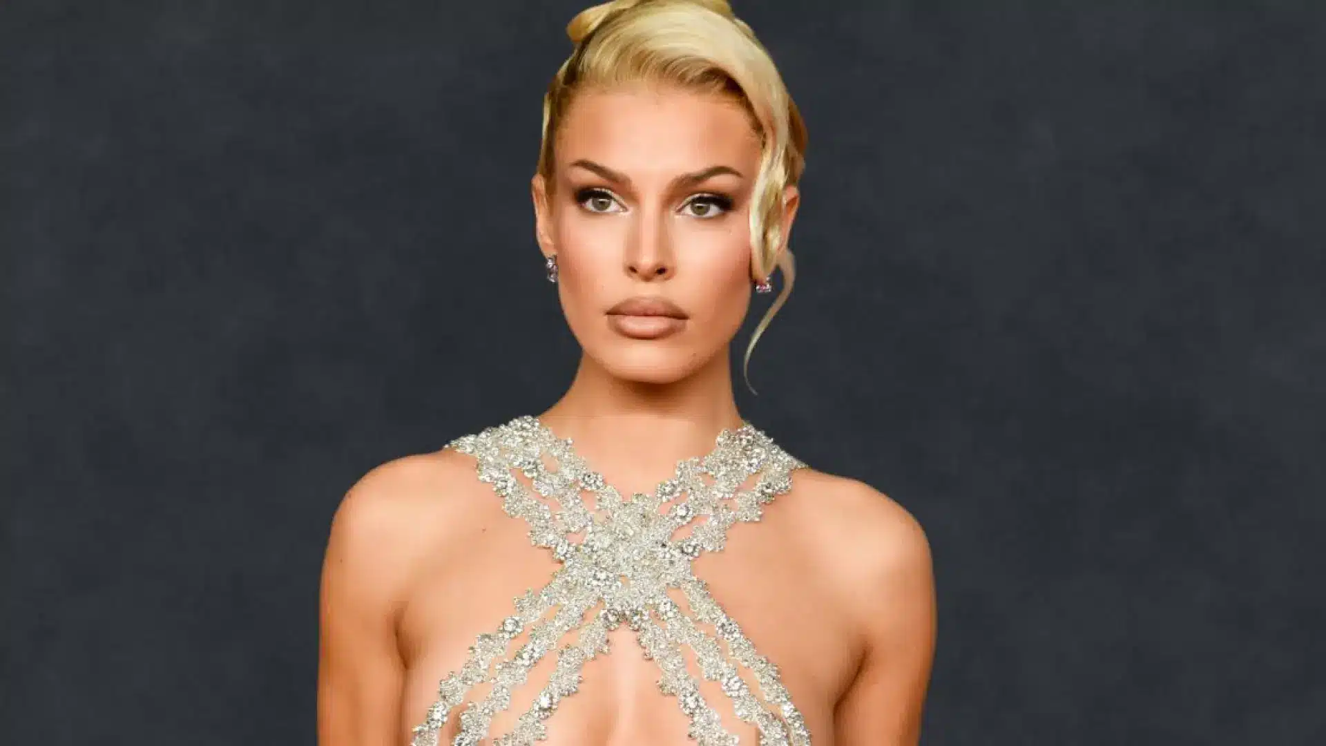 Jessica Goicoechea hace tambalear el imperio de Amancio Ortega 1 Merca2.es Jessica Goicoechea 2 Merca2.es