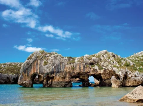 Playas vírgenes, pueblos marineros y cachopos espectaculares, descubre Ribadesella y Llanes 1 Ribadesella-Llanes