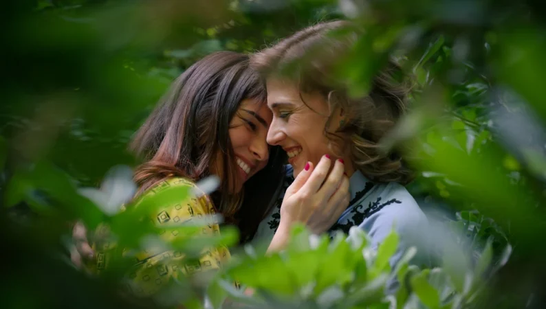 Jesús se propone alejar a Julia de Begoña en ‘Sueños de libertad’ 13 Merca2.es Suenos de libertad Fina y Marta Merca2.es