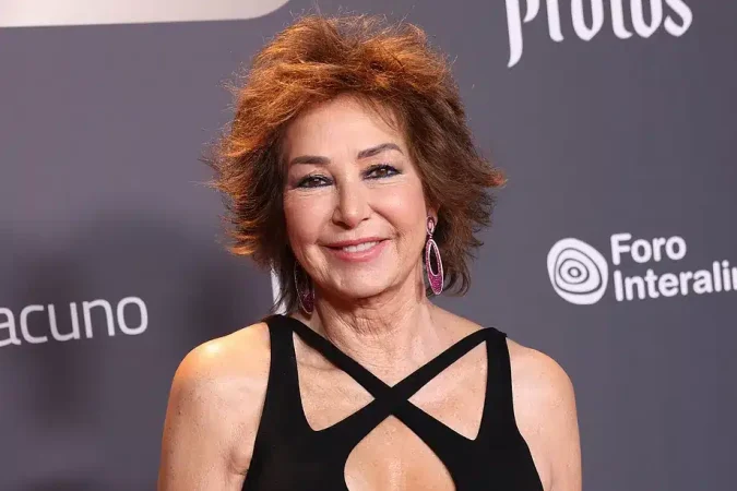 Ana Rosa Quintana vive un altercado mientras informa sobre la DANA 45 Merca2.es Ana Rosa Quintana