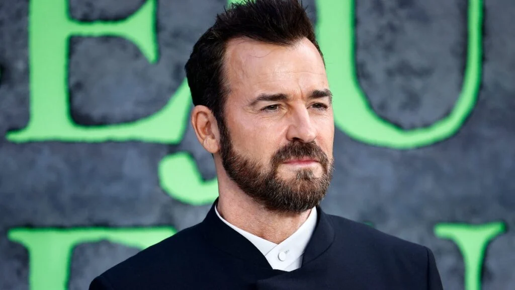 Ya puedes ver en Prime Video la película más perturbadora de David Lynch 5 Merca2.es Justin Theroux: el actor que acompaña a Laura Dern en su investigación