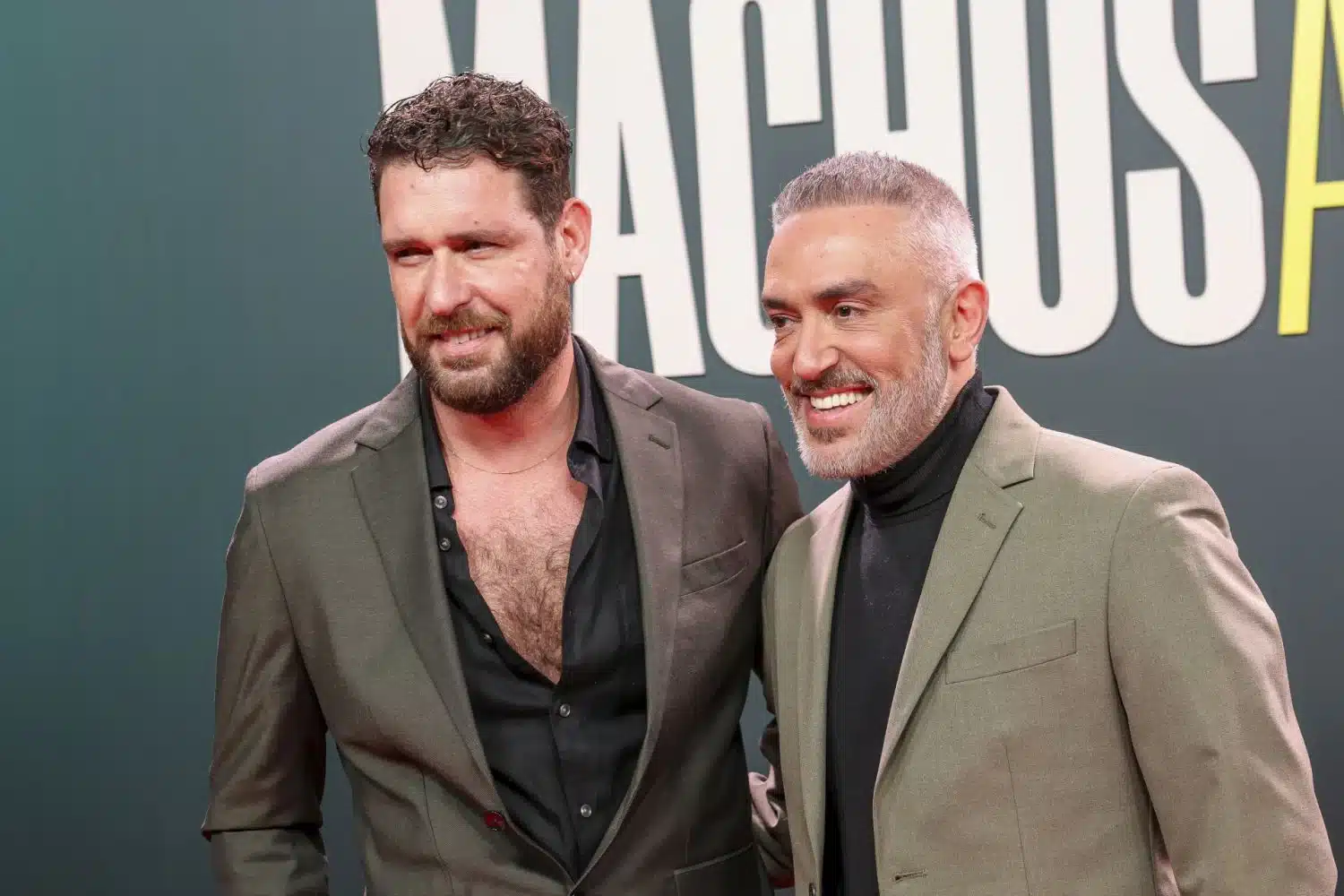 Kiko Hernández da color al Orgullo sin despegarse de su marido Fran Antón 1 Merca2.es kiko hernandez Merca2.es