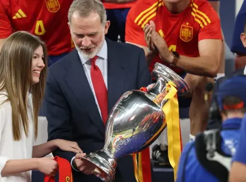 los-comentados-gestos-de-felipe-vi-y-la-infanta-sofia-en-el-gol-y-la-celebracion-de-espana-cogela Felipe VI