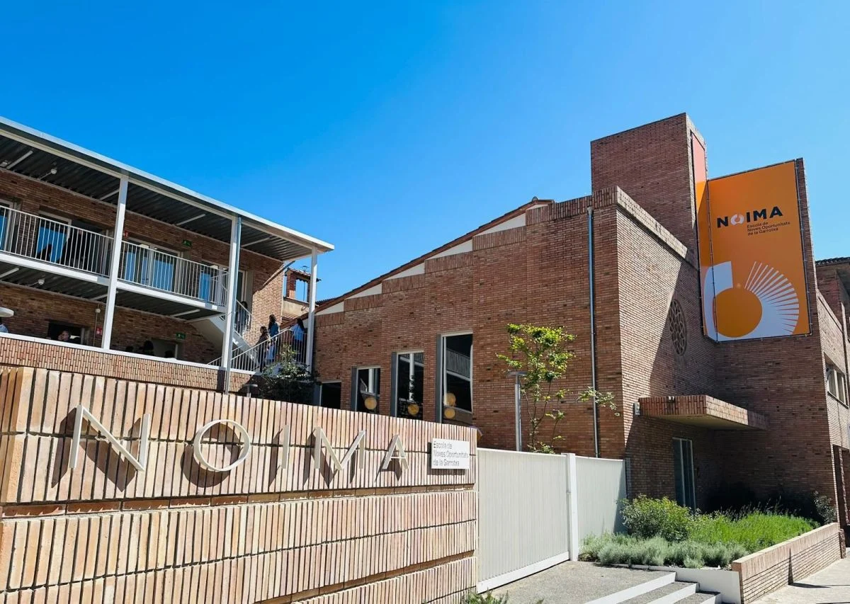 La escuela de nuevas oportunidades de la Garrotxa estrena sede en Olot reivindicando reconocimiento y financiación estables