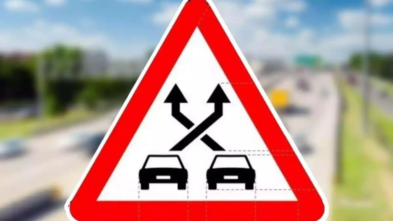 Qué significa la extraña señal de tráfico P-35 de la DGT que está en las carreteras