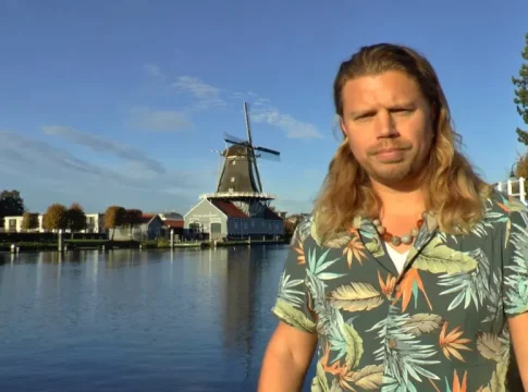 La vida secreta del hombre con 1000 hijos llega a Netflix en una miniserie de 3 capítulos La vida secreta del hombre con 1000 hijos llega a Netflix en una miniserie de 3 capítulos