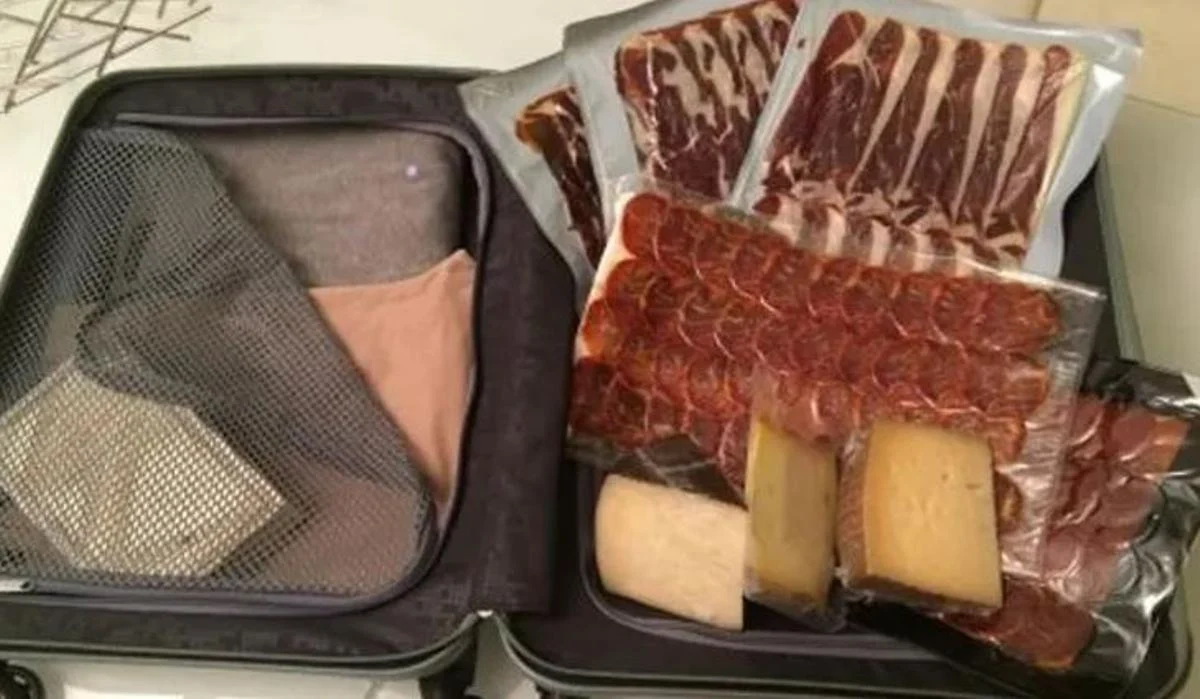 Si vuelas en avión evita llevar estos 3 alimentos en tu maleta