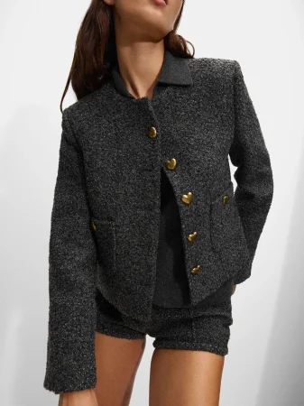 Abrigo con Lana y Botones