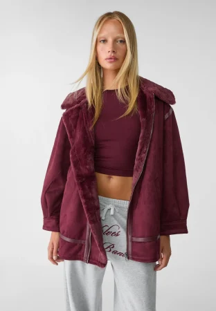 Esta cazadora oversize de Stradivarius es la definición de una buena compra 47 Merca2.es Cazadora oversize doble faz