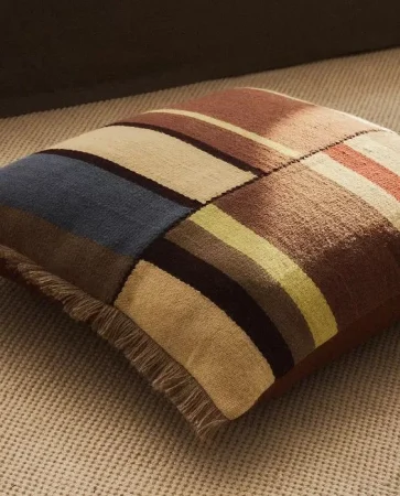 COJÍN SUELO LANA x COLLAGERIE