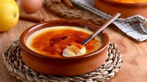 Este es el plato español que los expertos valoran por encima de la paella y el cocido 3 Merca2.es LA CREMA CATALANA EN LA GASTRONOMÍA ESPAÑOLA