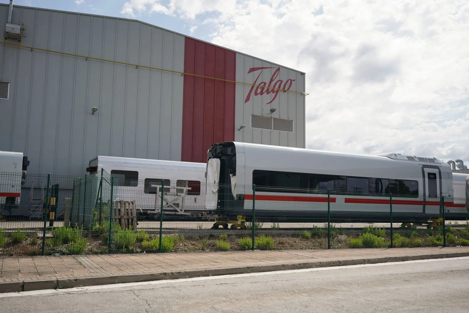 Talgo mantiene sus buenas previsiones pese a los problemas industriales no resueltos