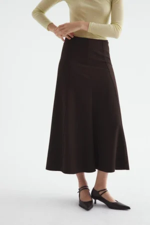 Vaqueros, faldas midi y otras prendas de Sfera que van a inundar tu armario en otoño 95 Merca2.es Falda midi