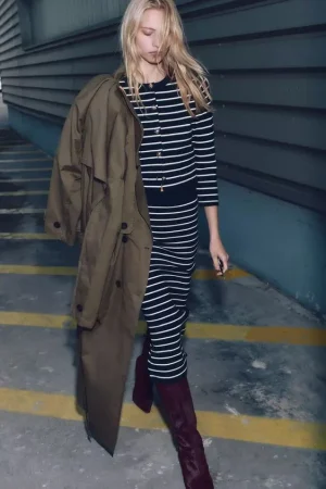 El conjunto de punto de Zara perfecto para este otoño que no puedes dejar pasar 3 Merca2.es FALDA TUBO Y CHAQUETA PUNTO RAYAS