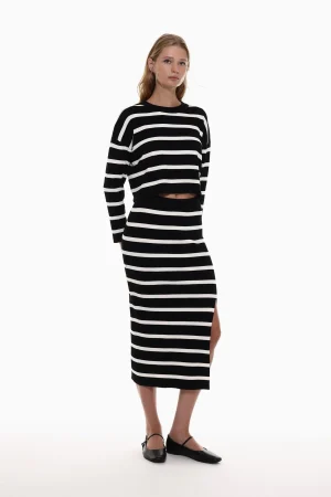 Conjuntos de punto de Lefties que te harán destacar sin renunciar a estar cómoda 28 Merca2.es Falda midi punto abertura y jersey de punto de canalé