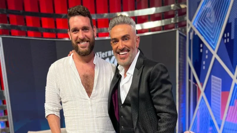 Kiko Hernández y su marido. (Foto: YouTube)