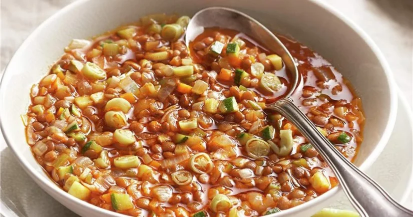 La importancia del sofrito en las lentejas con calabaza