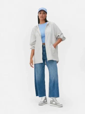 Parka impermeable ligera con capucha