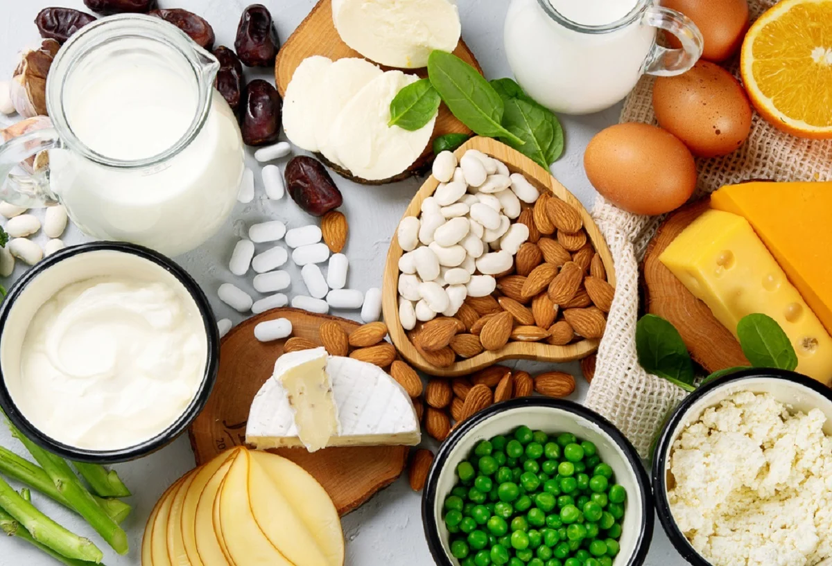 Lácteos, sardinas y frutos secos, los aliados en la prevención de la osteoporosis