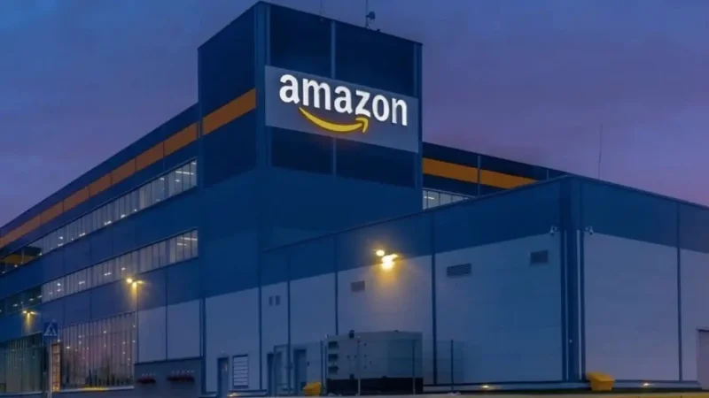 La IA y la nube llevan a Amazon a su mejor trimestre en dos años: beneficios al alza y margen superior al 11% 2 Merca2.es Amazon robot