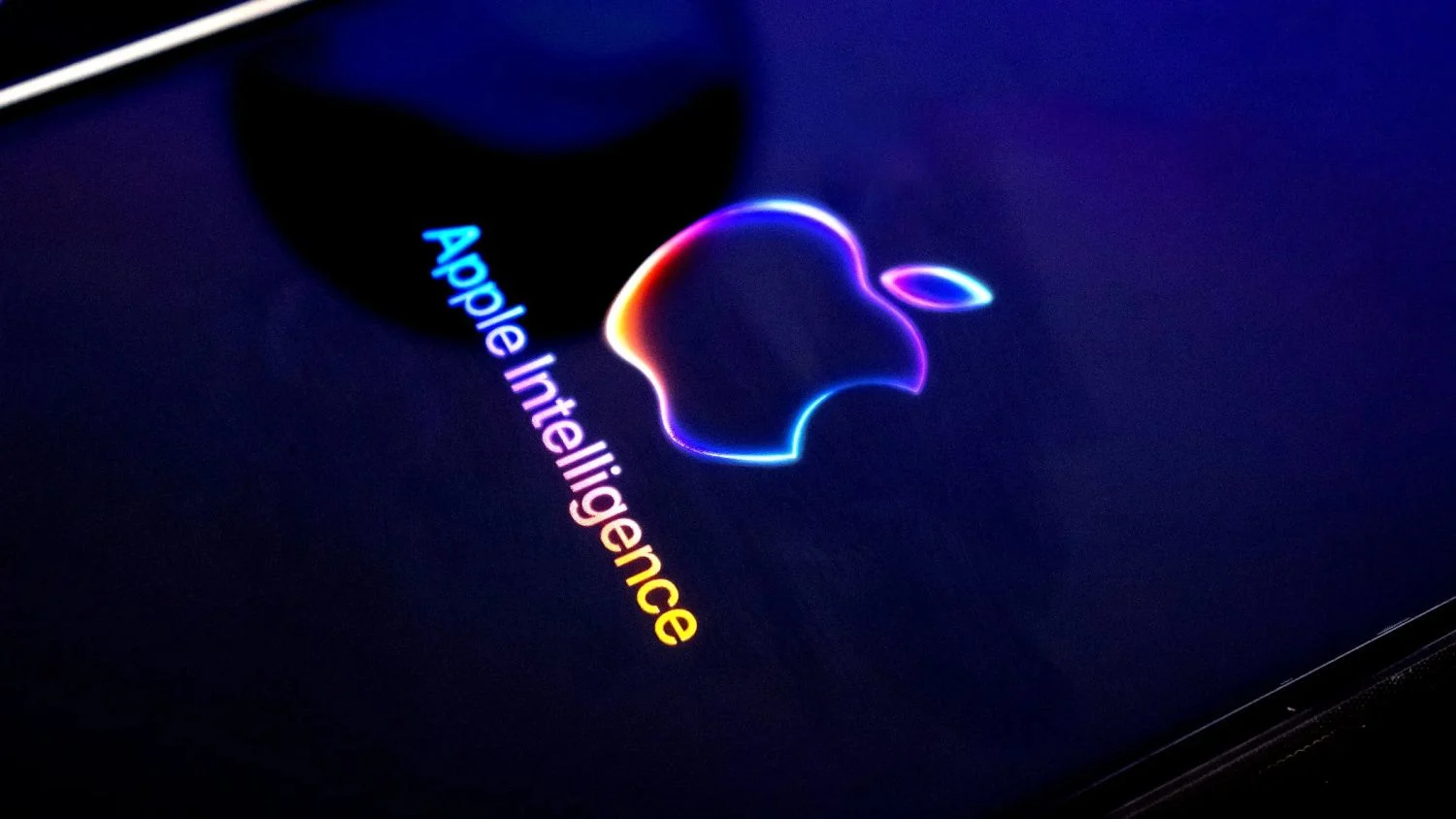 Descubren cuál sería la fecha de lanzamiento oficial de Apple Intelligence