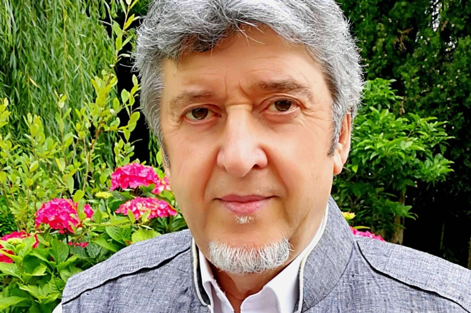 Leonardo Olazábal publica un libro destinado a los niños y adolescentes, para que descubran su voz interior