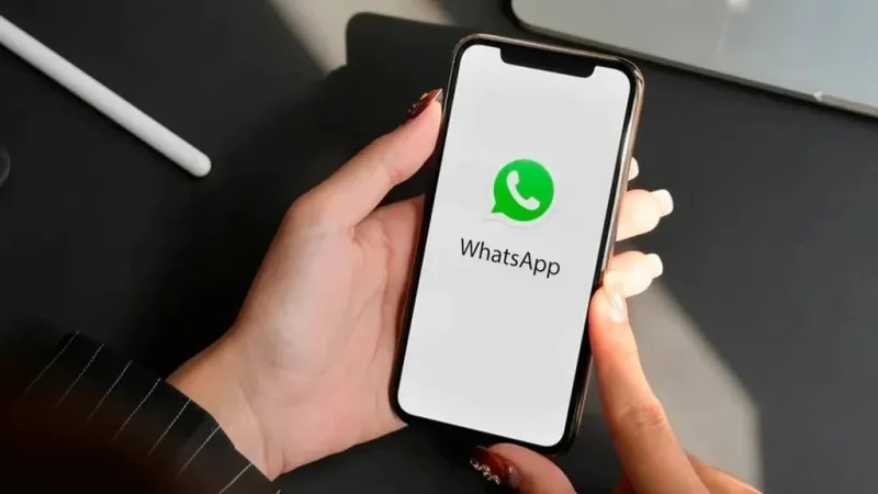 iPhone WhatsApp