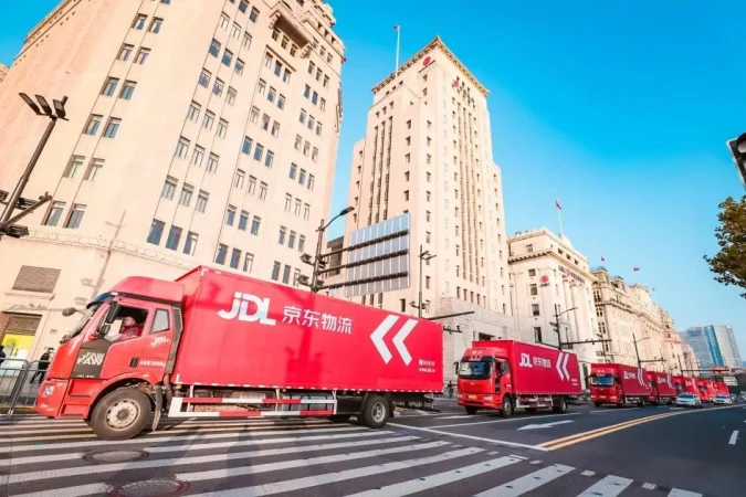 Los beneficios de JD.com plantan cara al gigante chino Alibaba 3 Merca2.es jdl van truck Merca2.es