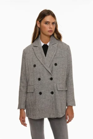 Las 5 chaquetas más preciosas de Lefties para darle un toque chic a tus looks de otoño 13 Merca2.es Lefties blazer