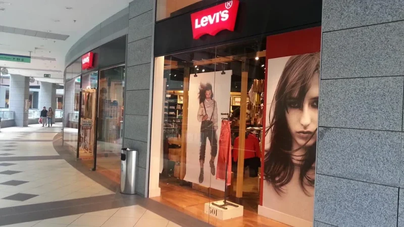 Olvídate de Zara y Mango, Levi's tiene los mejores vaqueros del otoño y a mitad de precio 1 Merca2.es Levi's otoño