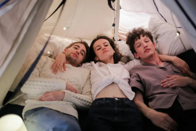 El nuevo miedo que está destruyendo relaciones se llama filofobia, y arrasa en España 35 Merca2.es Ni filofobia ni misogamia, el toliamor también arrasa en España