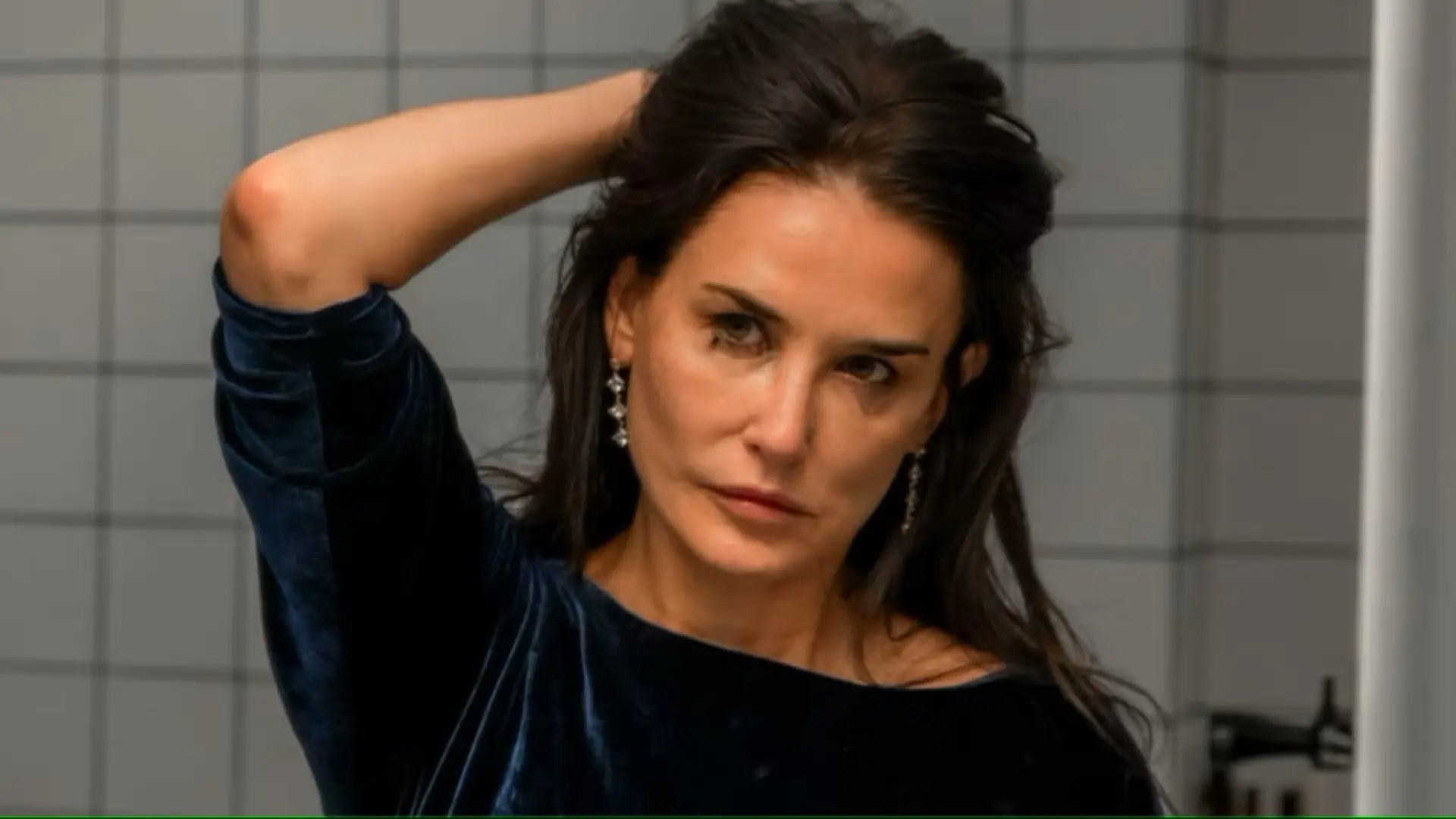 Llega a España la película más transgresora de Demi Moore: no apta para sensibles 1 Merca2.es La misteriosa sustancia experimental que pone en peligro a Demi Moore