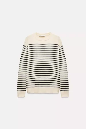 Los 5 jerséis más estilosos de Zara que se agotarán en breves porque son perfectos para llevar en otoño 42 Merca2.es Zara rayas