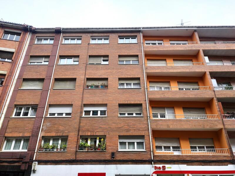 Los hogares en alquiler necesitan 2,1 convivientes para hacer frente a los altos precios, según un estudio