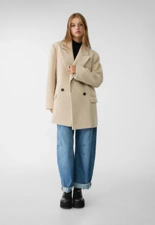 Abrigo corto efecto borreguillo