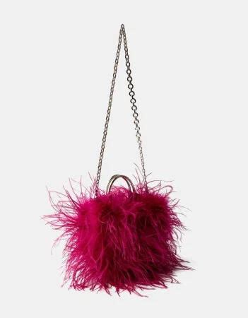 Bershka apuesta por los colores vivos y te van a volver loca 20 Merca2.es Bolsito pouch pluma